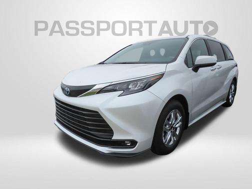2025 Toyota Sienna XLE 7 Passenger