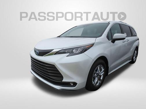 2025 Toyota Sienna XLE 7 Passenger