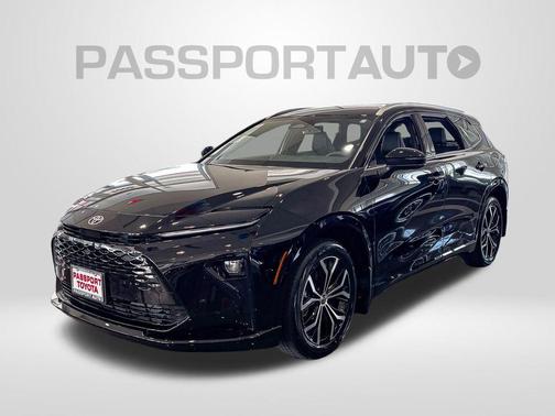 2025 Toyota Crown Signia XLE