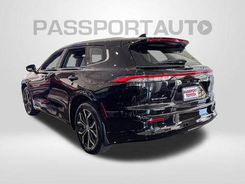 2025 Toyota Crown Signia XLE
