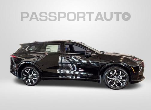 2025 Toyota Crown Signia XLE