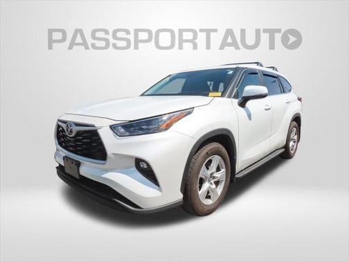 2023 Toyota Highlander LE