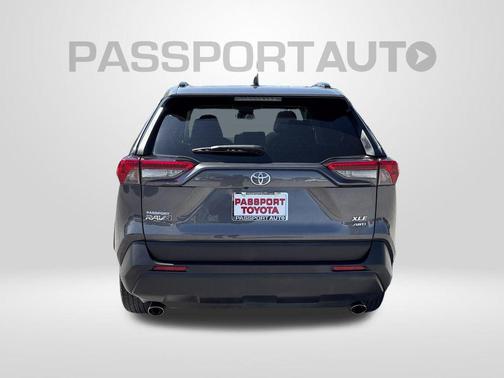 Midnight Black Metallic 2019 Toyota RAV4 XLE