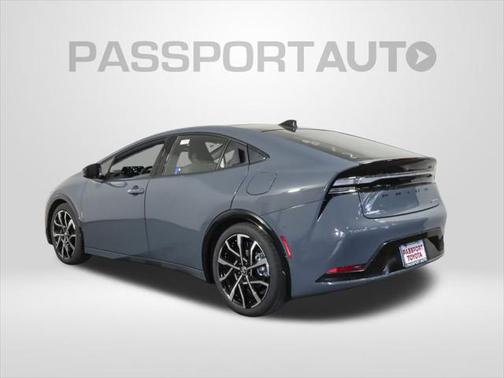 2025 Toyota Prius L