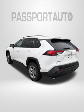 Ice Cap 2024 Toyota RAV4 XLE