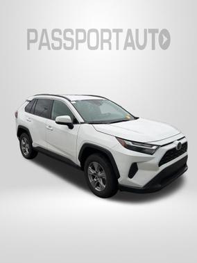 Ice Cap 2024 Toyota RAV4 XLE