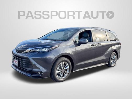 2025 Toyota Sienna XLE