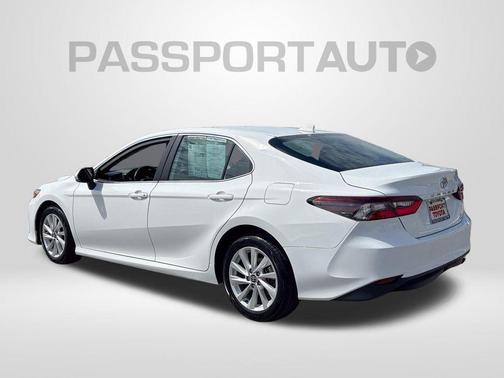 Ice 2024 Toyota Camry LE