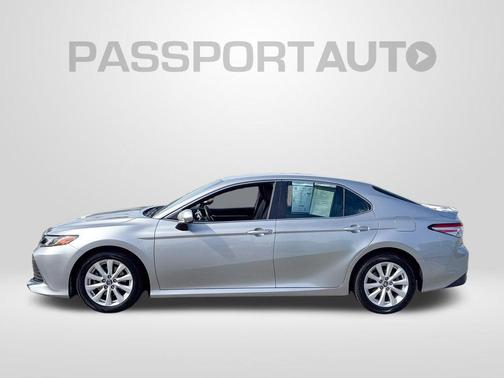 Celestial Silver Metallic 2018 Toyota Camry LE
