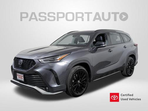 Magnetic Gray Metallic 2025 Toyota Highlander XSE