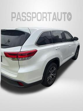Blizzard Pearl 2019 Toyota Highlander LE I4