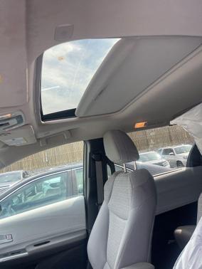 2025 Toyota Sienna LE