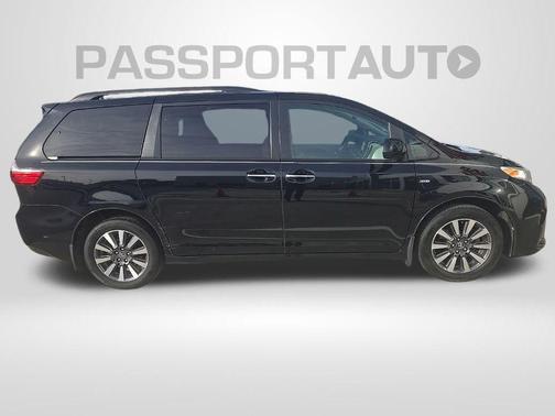 2020 Toyota Sienna XLE