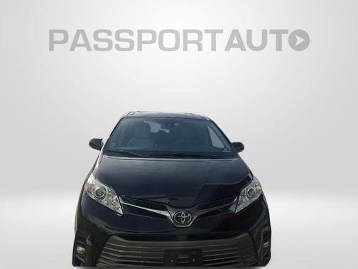 2020 Toyota Sienna XLE