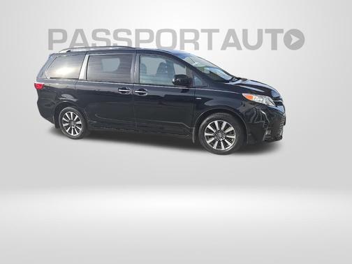 2020 Toyota Sienna XLE