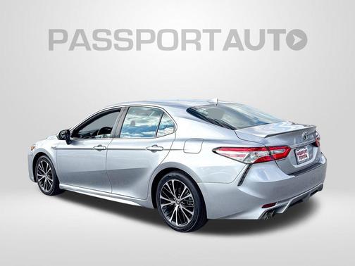 2020 Toyota Camry SE