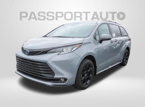 2025 Toyota Sienna Woodland Edition