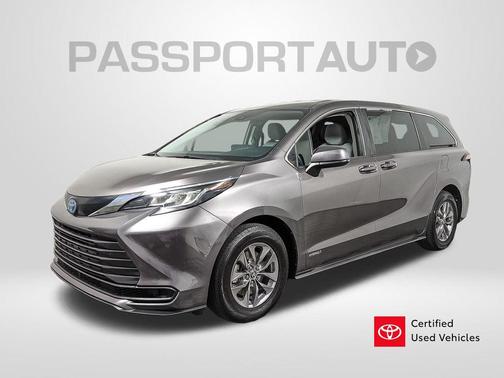 2021 Toyota Sienna LE