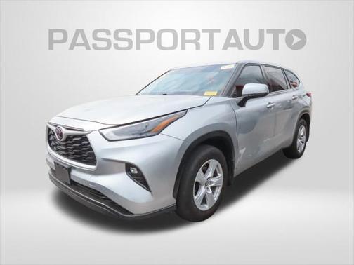 2022 Toyota Highlander LE