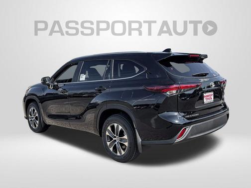 2025 Toyota Highlander XLE