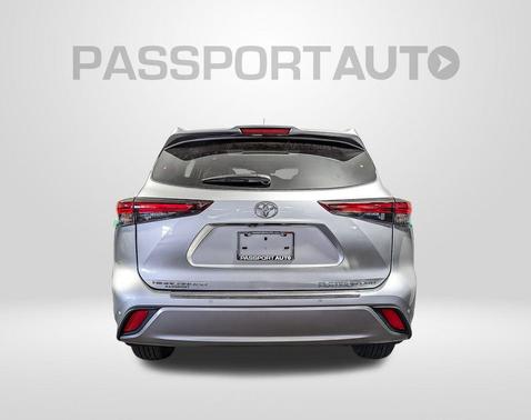 2025 Toyota Highlander Platinum