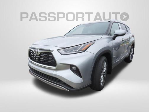 2025 Toyota Highlander Platinum