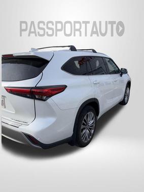 2023 Toyota Highlander Platinum