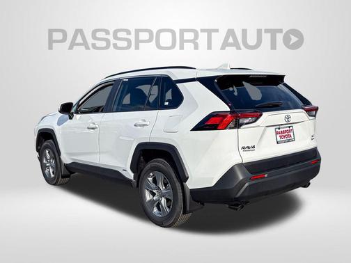 2025 Toyota RAV4 Hybrid XLE