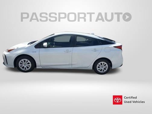 2021 Toyota Prius LE