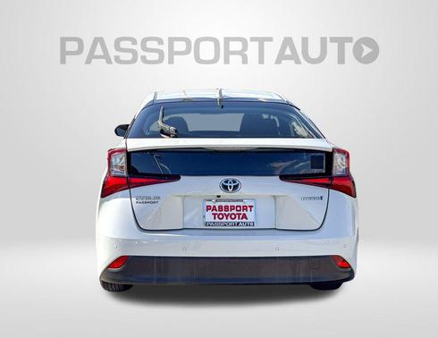 2021 Toyota Prius LE