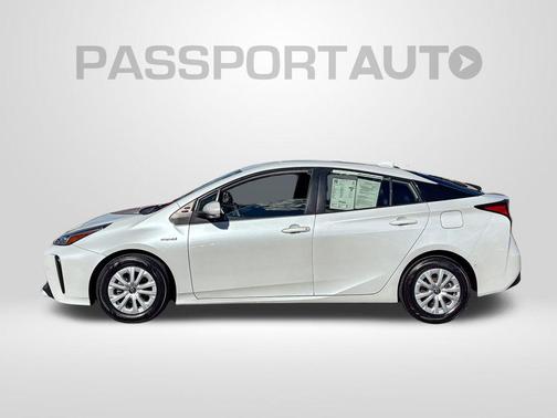2021 Toyota Prius LE