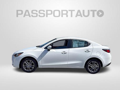 2019 Toyota Yaris Sedan LE