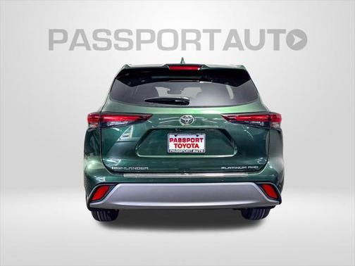 2025 Toyota Highlander Platinum