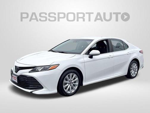 Super White 2018 Toyota Camry LE