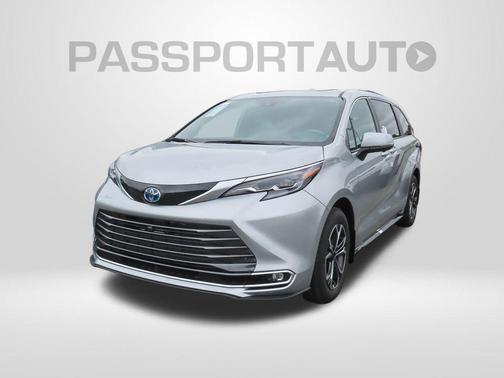 2025 Toyota Sienna Platinum 7 Passenger