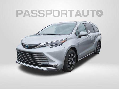 2025 Toyota Sienna Platinum 7 Passenger