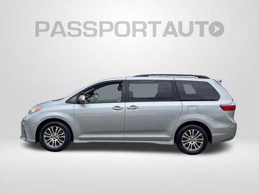 2019 Toyota Sienna XLE