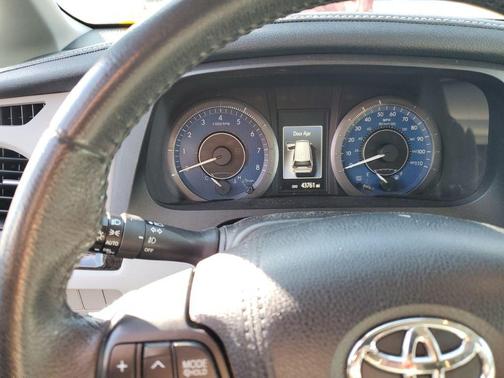 2019 Toyota Sienna XLE