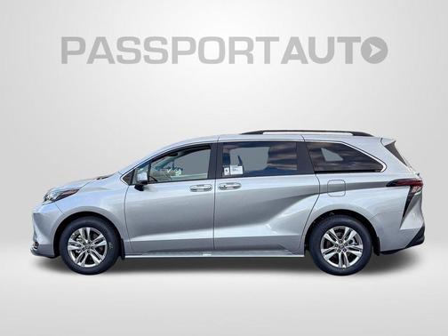 2025 Toyota Sienna XLE 7 Passenger