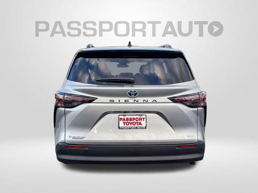 2025 Toyota Sienna XLE 7 Passenger