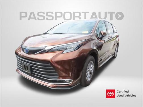 2024 Toyota Sienna XLE 8 Passenger