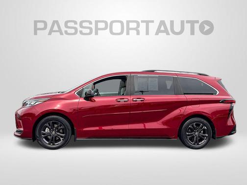 2024 Toyota Sienna XSE 7 Passenger