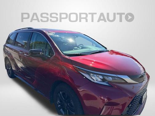 2024 Toyota Sienna XSE 7 Passenger