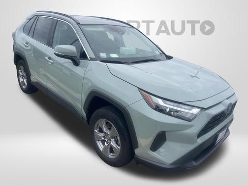 2022 Toyota RAV4 Hybrid XLE