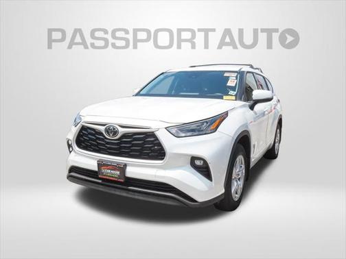 2022 Toyota Highlander LE