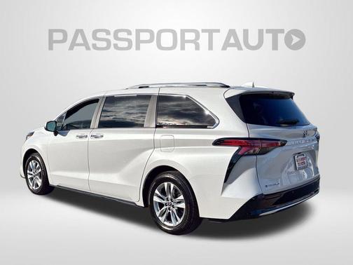 2025 Toyota Sienna Limited