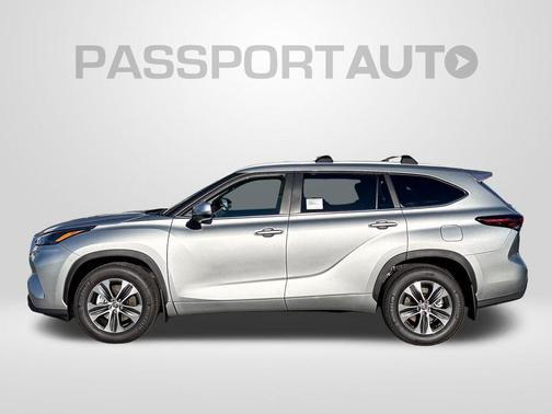 2025 Toyota Highlander XLE