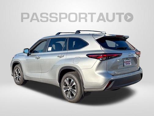 2025 Toyota Highlander XLE