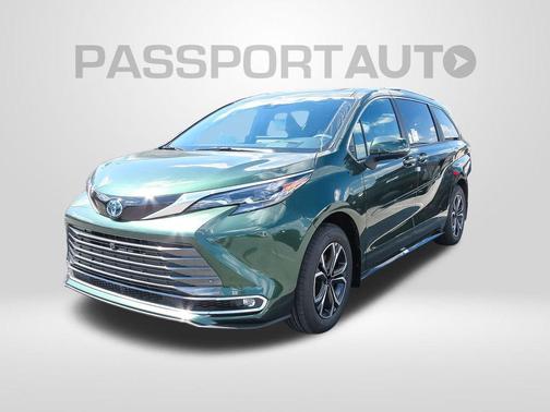 2025 Toyota Sienna Platinum 7 Passenger