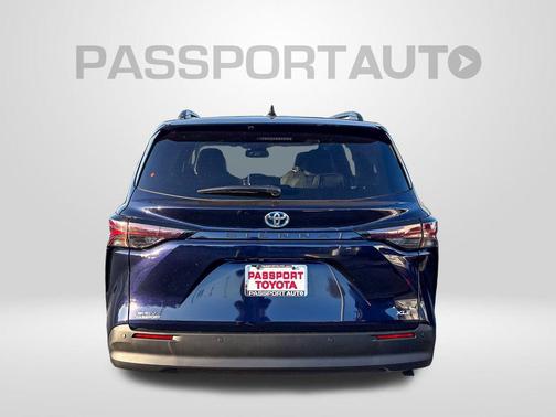 2025 Toyota Sienna XLE